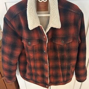 levi plaid winter coat. Rarely worn. Great shape!
